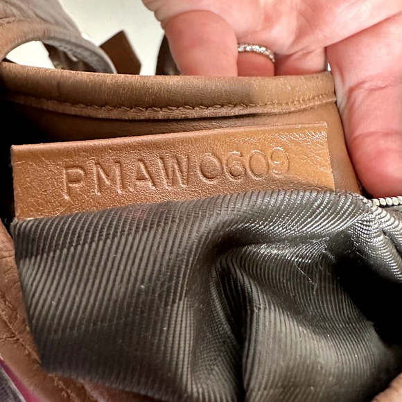 Burberry Quilted Light Brown Leather Brooke Hobo Shoulder Bag with Lock and key - Picture 14 of 16